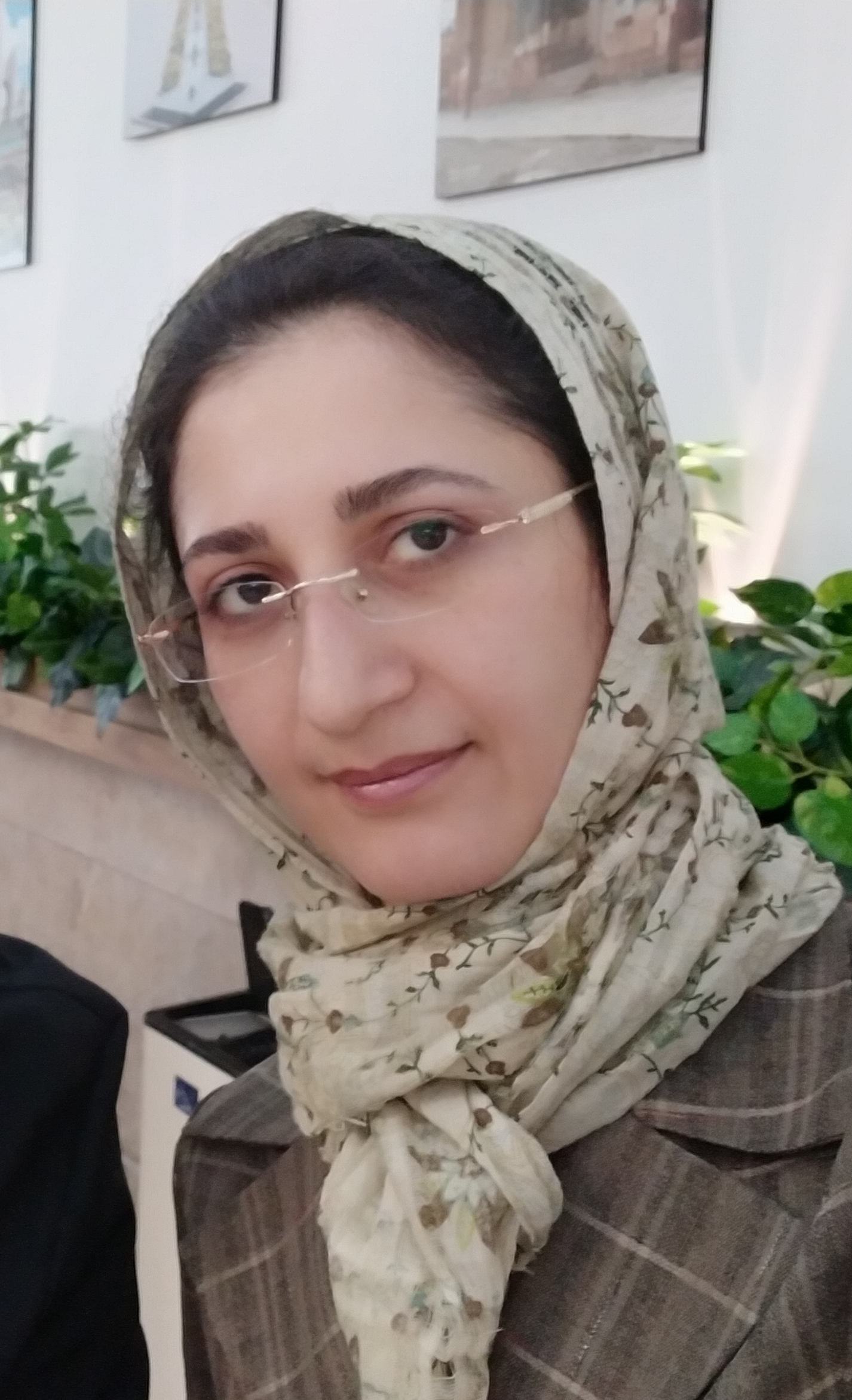 دکتر نرگس ابوالقاسمی فخری